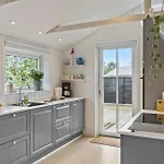 Lovely In With Kitchen *