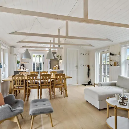 Lovely In With Kitchen