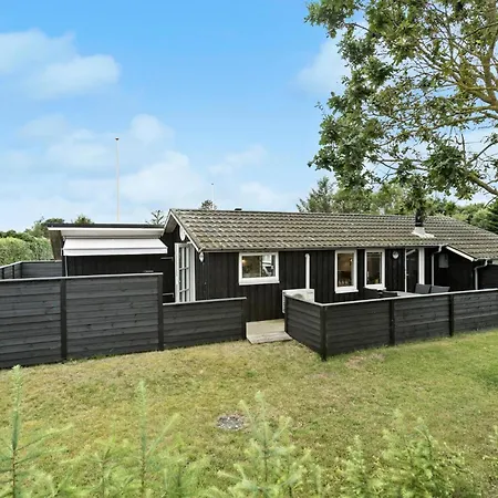 Lovely In With Kitchen Holiday home